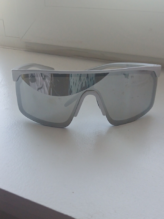Accessories - White/Gray VR-Style Protective Glasses - Lightweight AR/VR Accessory